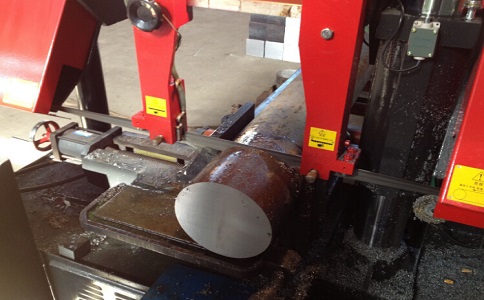 普格卧式带锯床加工时出现明显振荡如何排查？