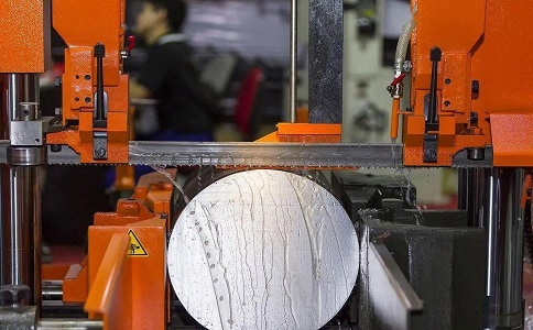 普格立式金属带锯床切削出现跑带故障解决方法！